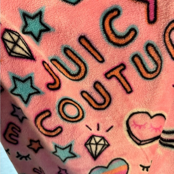 Juicy Couture 50"X70"  Pink Crown  Home Throw Blanket EUC - Picture 12 of 12